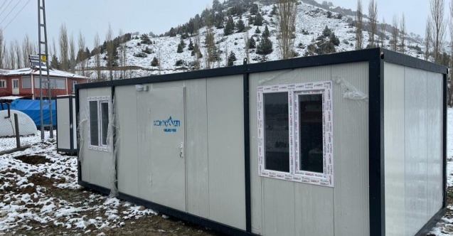 Deprem bölgesine yardımlar sürüyor
