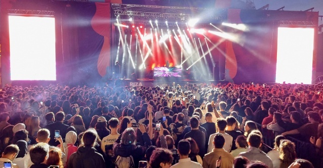 Beşiktaş Gençlik Festivali#039;nin konukları Athena ve Ozan Doğulu oldu
