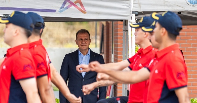 Vahap Seçer#039;den yeni başlayan İtfaiye personeline tebrik