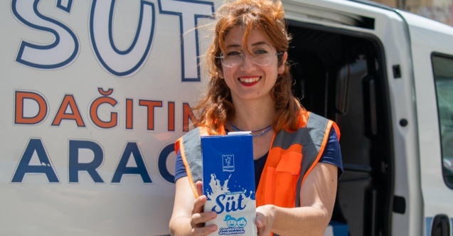 Kuşadası Belediyesinden çocuklara 15 ayda 143 bin 100 litre süt desteği