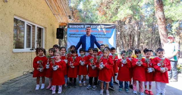 Burdur Belediyesinden Minik Eller Serayla Buluşuyor” projesi