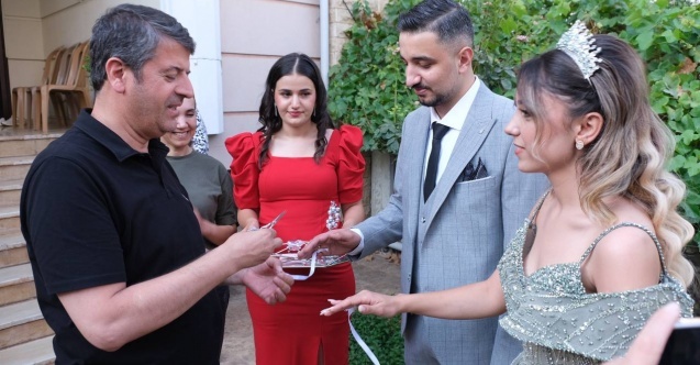 Başkan Tutdere ev hapsinde nişan yüzüğü taktı