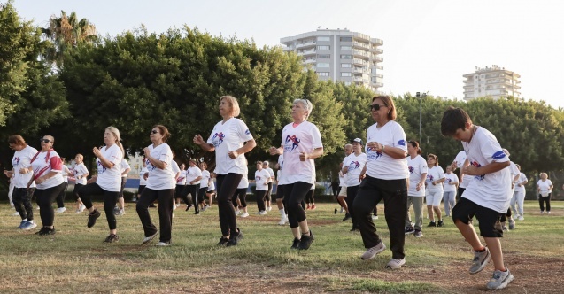 Her yaştan Mersinli güne sabah sporuyla başlıyor
