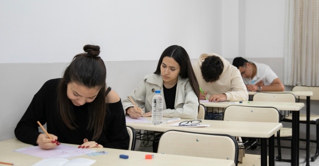 Mersin Büyükşehir'in kurs merkezleri başarı çıtasını yükseltiyor