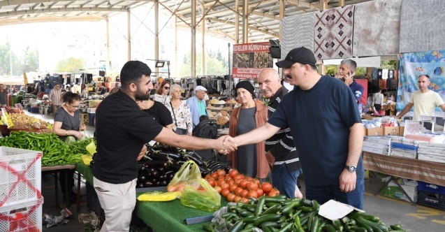 Cem Kotan pazar esnafını ziyaret etti