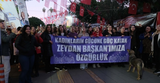 Adana Büyükşehir’in kadın çalışanlarından "Zeydan Karalar’a Özgürlük" mitingi
