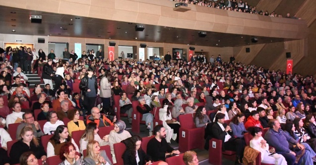 Avlu’da Sezen Aksu Şarkıları Konseri’ne yoğun ilgi