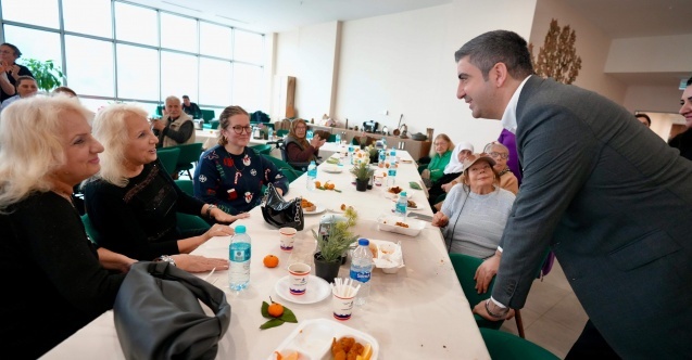 Kartal Belediyesi’nden Huzurevi Sakinlerine Yeni Yıl Etkinliği