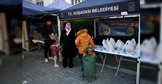 Kuşadası'nda beslenme çantası desteği
