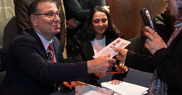 Sarıyer Belediyesi’nden 7500 öğrenciye eğitim yardımı kartı