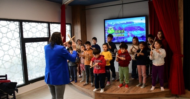 Ahmet Akın öğrencileri unutmadı, yarıyıl etkinlikleri yüzleri güldürdü