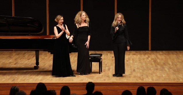 İki piyano, iki kültür: AASSM’de duygusal konser