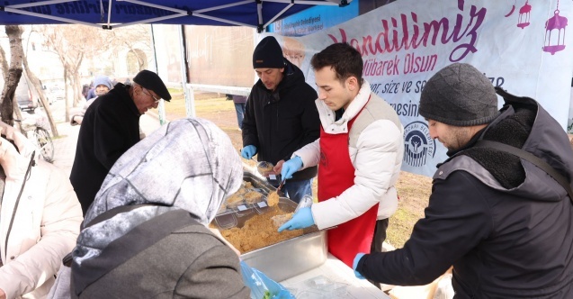 Odunpazarı Belediyesi’nden Helva İkramı