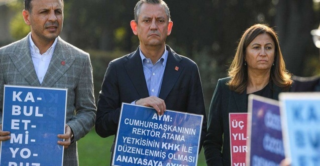 Özgür Özel’den Boğaziçi eylemine destek: Rektörlüğe sırtını döndü